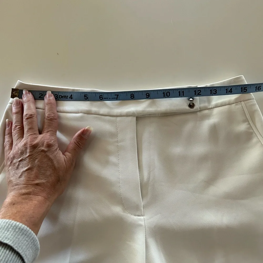 NWOT Wide Leg Crepe Capris in Winter White - Picture 4 of 12